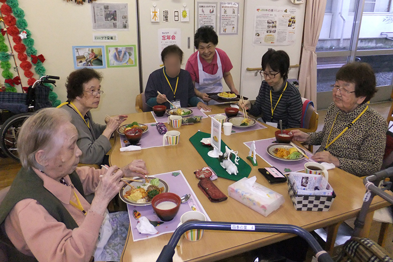 イベント食の食事風景